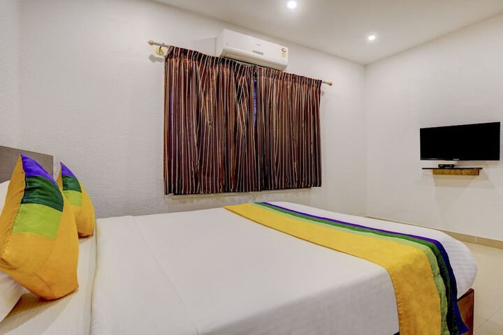 Room 12 of 27