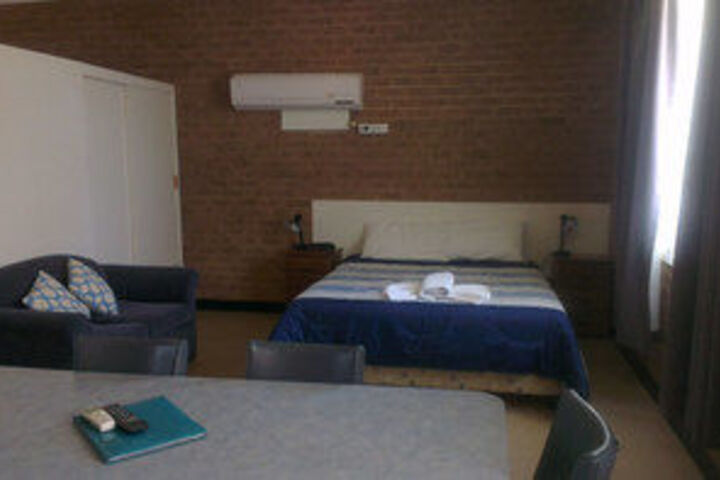 Room 15 of 25