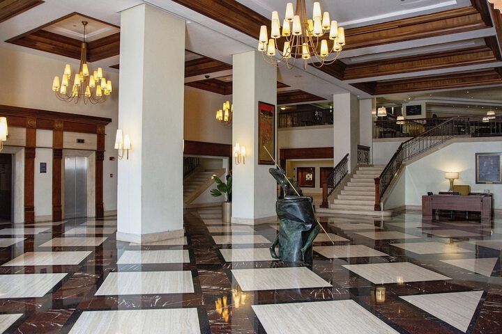 Hotel Interior 4 of 124