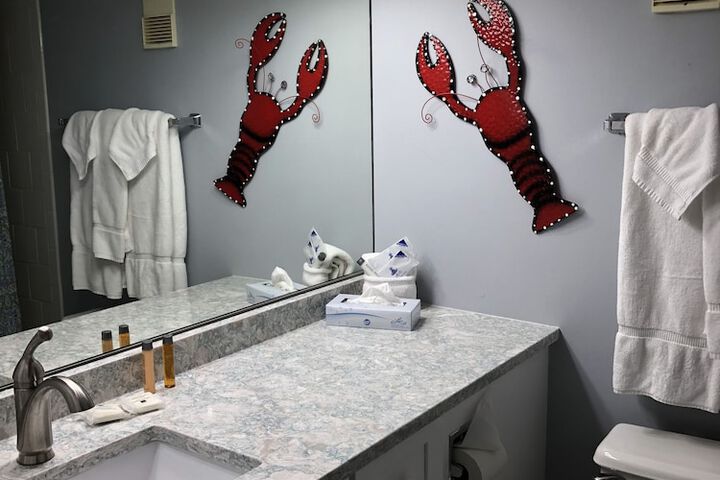 Room 153 of 237
