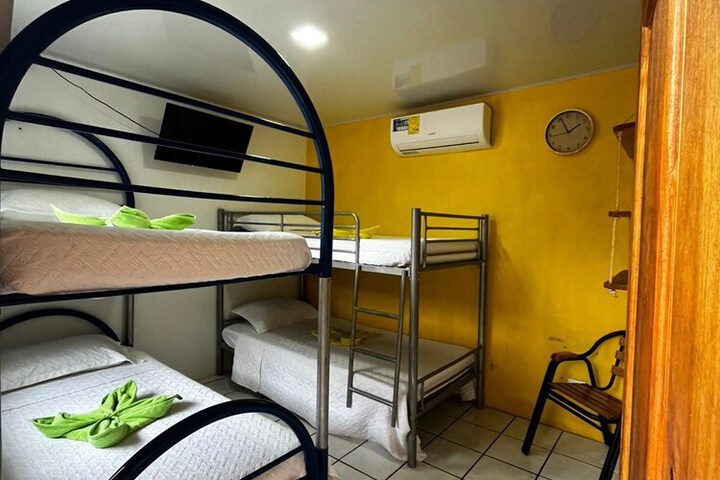 Room 6 of 14