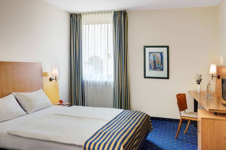 Room 10 of 35