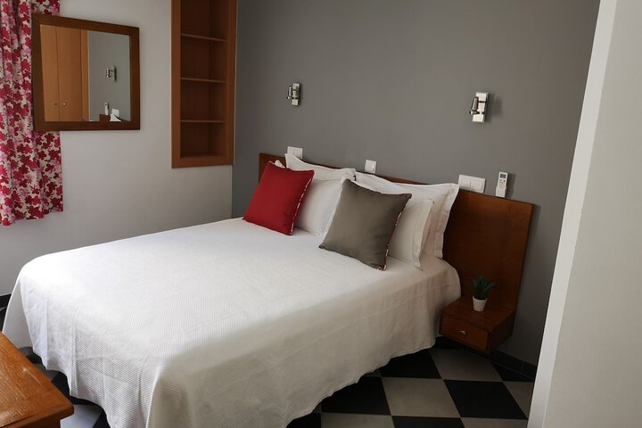 Room 17 of 40