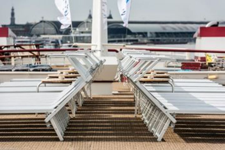 Sundeck 48 of 52