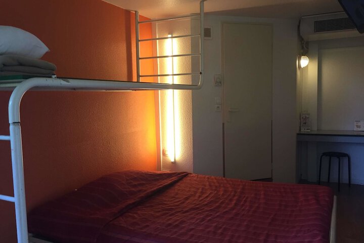Room 14 of 48