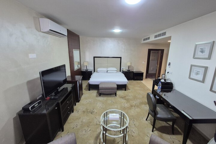 Room 5 of 33