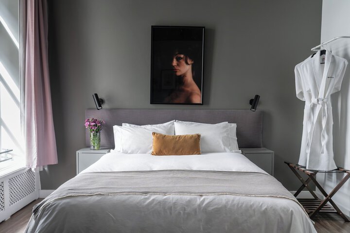 Room 10 of 145