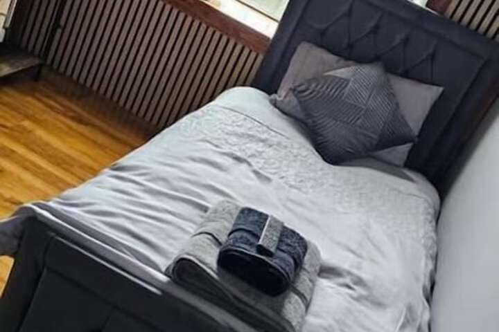 Room 4 of 20