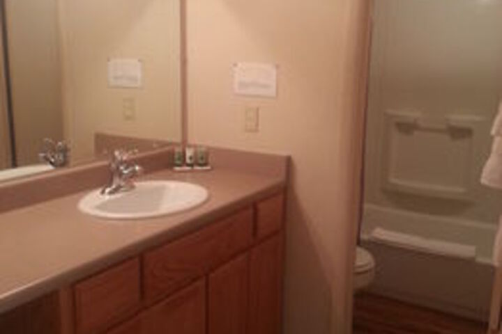 Room 4 of 62