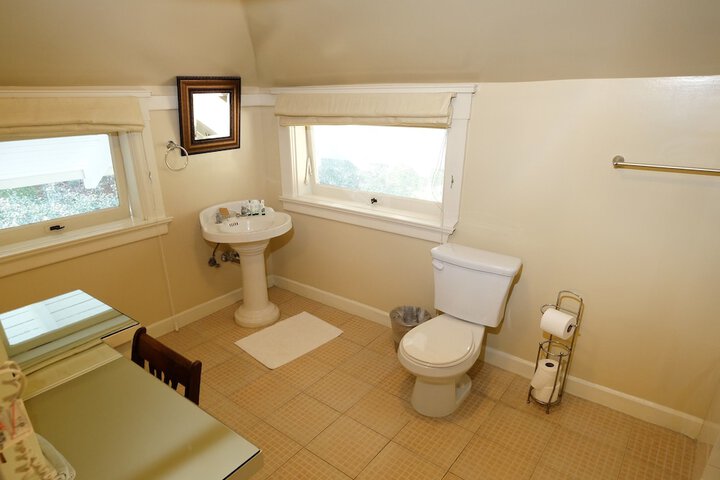Room 192 of 252