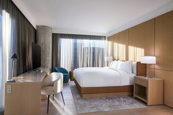 Room 16 of 79