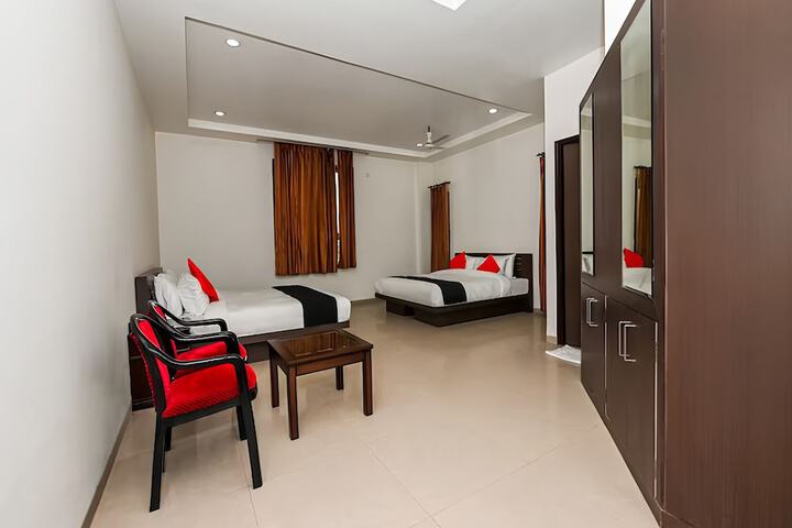 Room 8 of 18