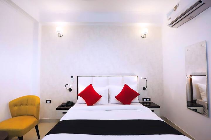 Room 2 of 9