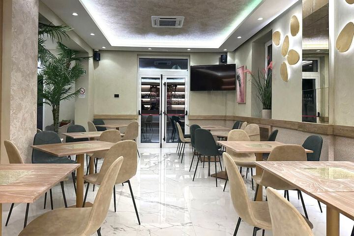 Dining 53 of 56