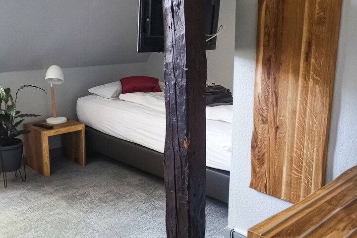 Room 15 of 37