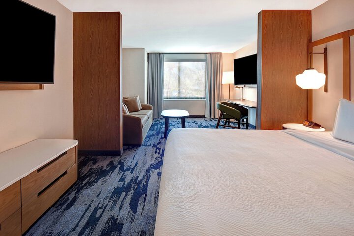 Room 13 of 42