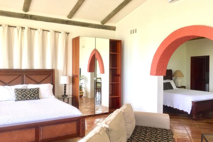 Room 3 of 73