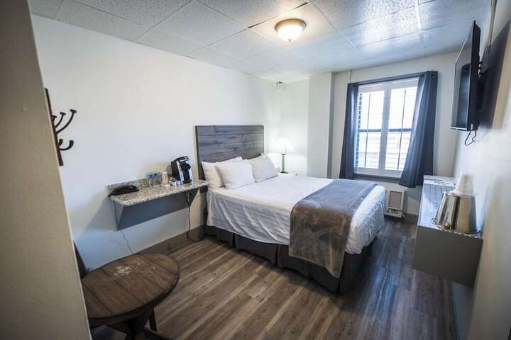 Room 13 of 74