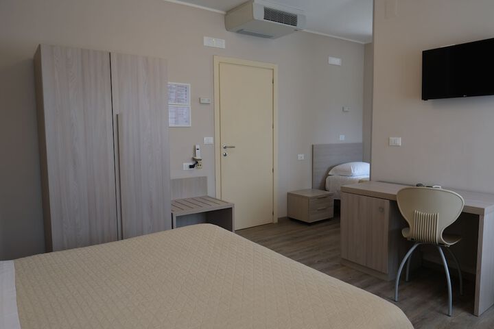 Room 9 of 74