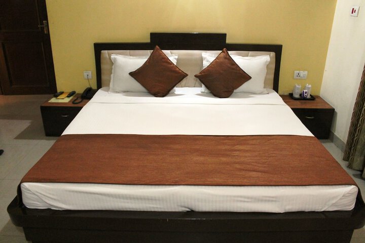 Room 8 of 30