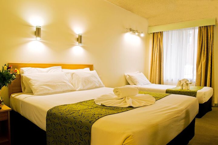 Room 4 of 36