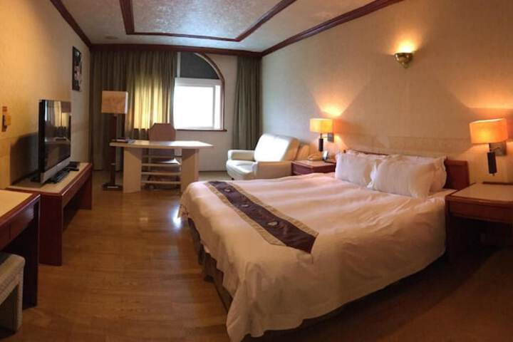 Room 15 of 43