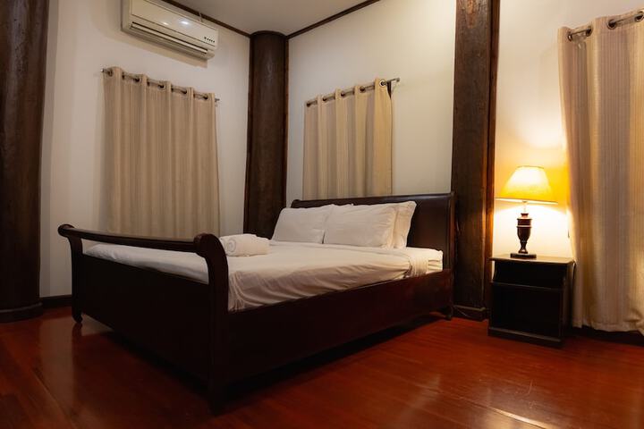 Room 14 of 28