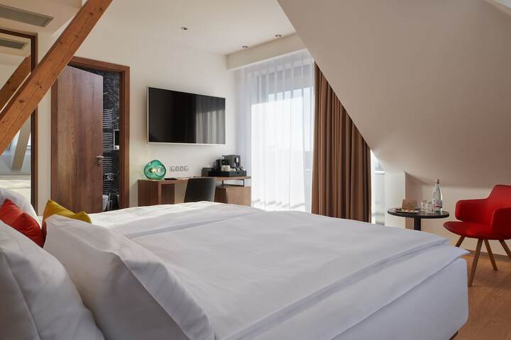 Room 4 of 50