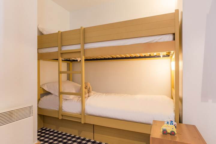 Room 7 of 44