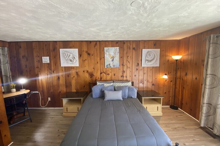 Room 13 of 22