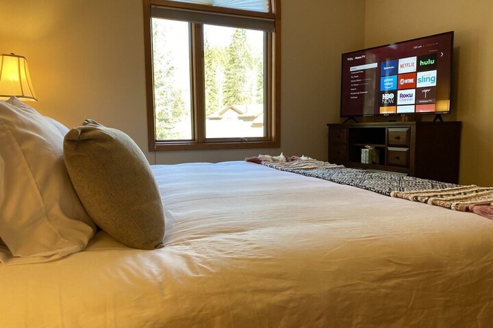 Room 7 of 28