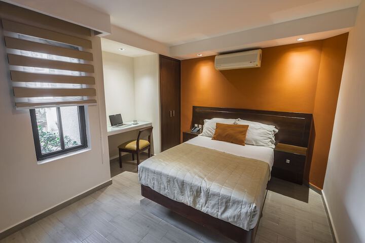 Room 13 of 37