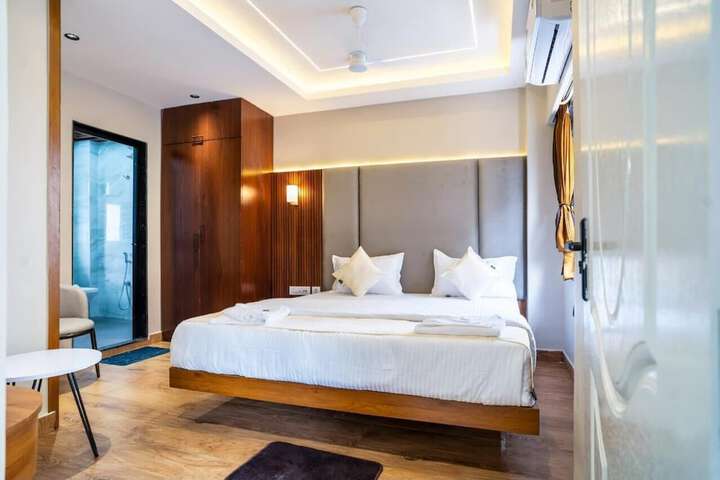 Room 17 of 24