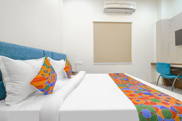 Room 14 of 30