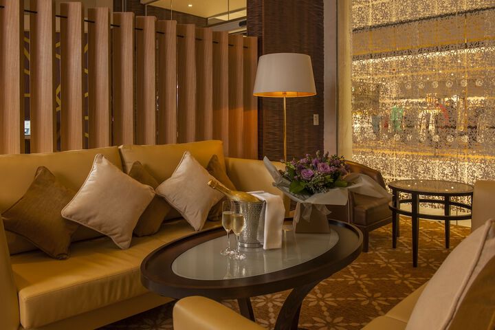 Entrance & Lobby