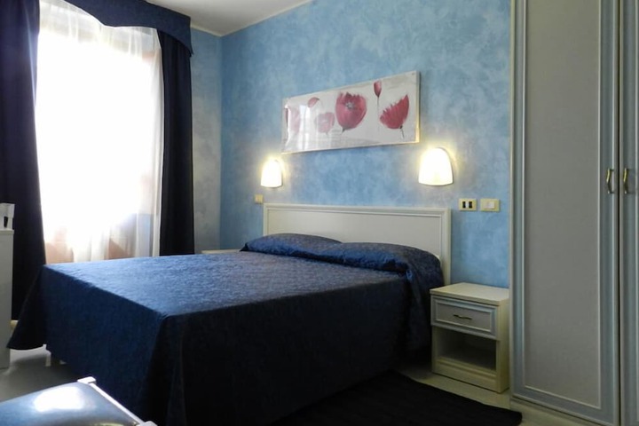 Room 12 of 61