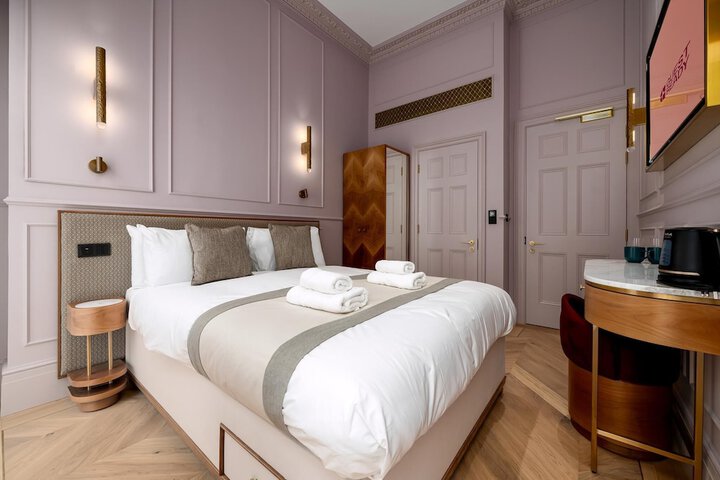 Room 12 of 280