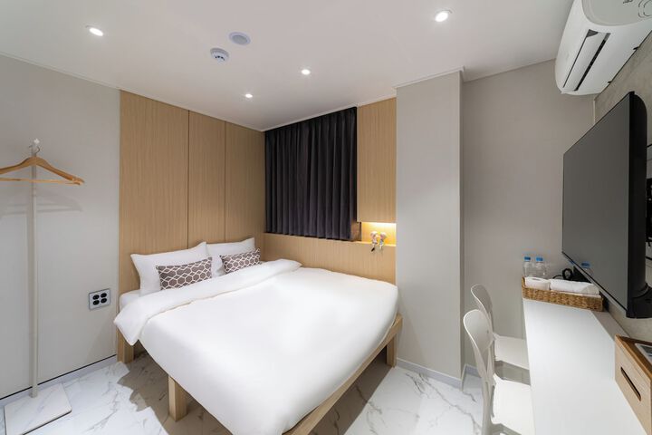 Room 14 of 84