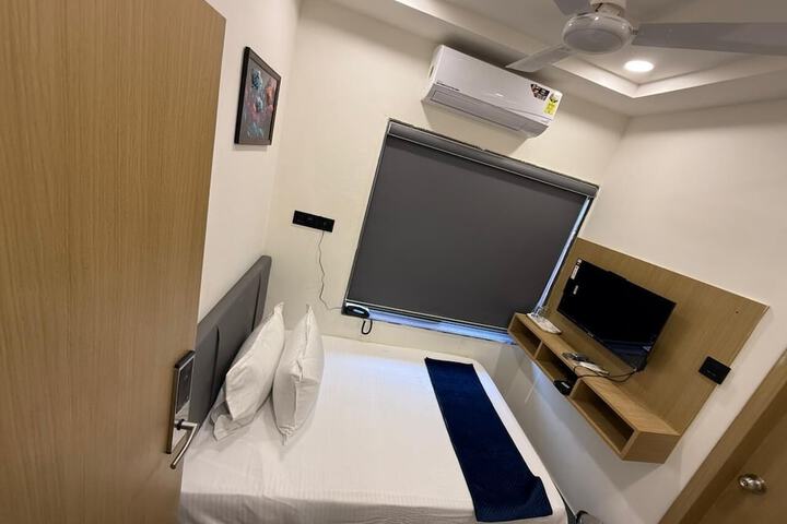 Room 6 of 20