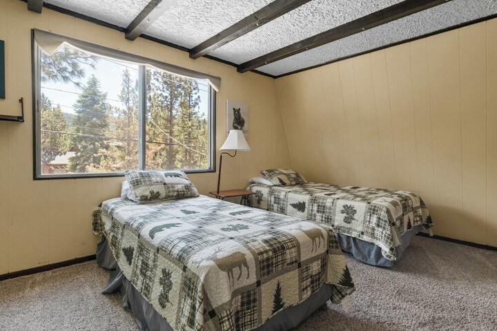 Room 6 of 19