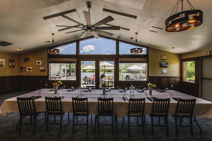 Banquet hall