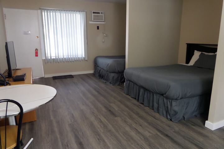 Room 5 of 33