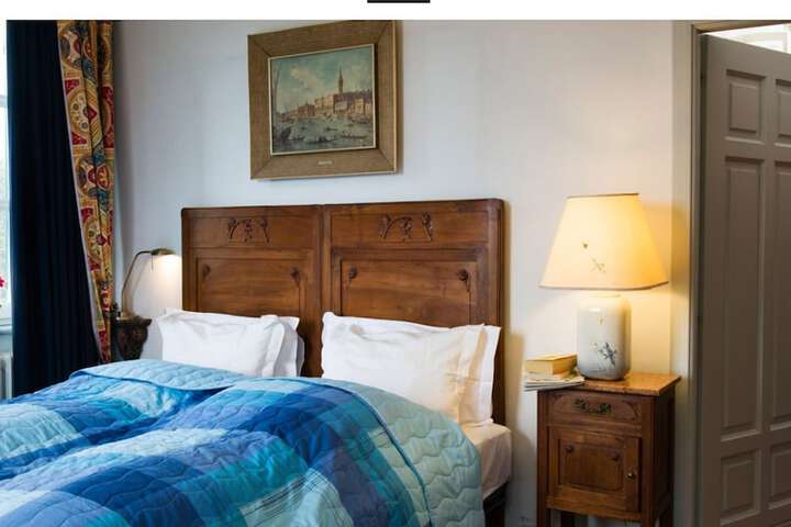 Room 10 of 30