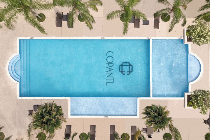 Pool Hotel
