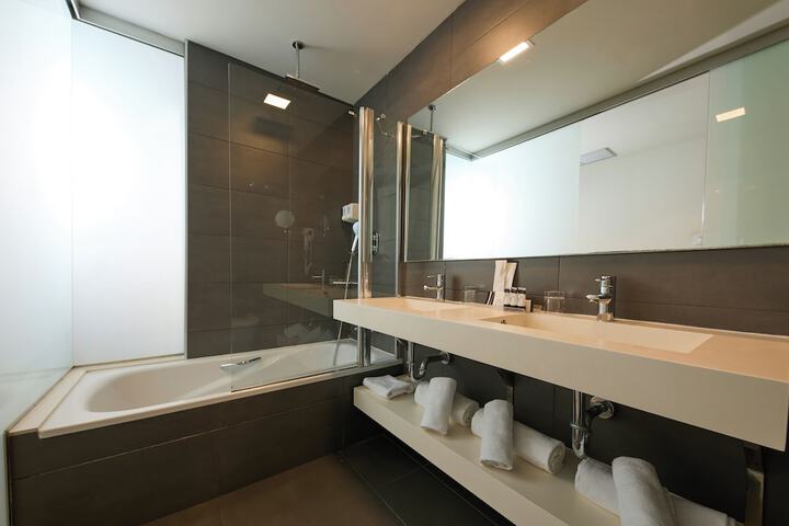 Clean Restrooms