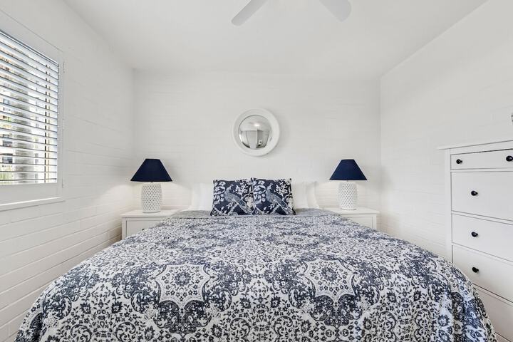 Room 6 of 73