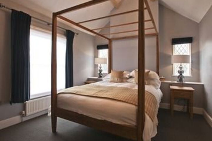 Room 17 of 25