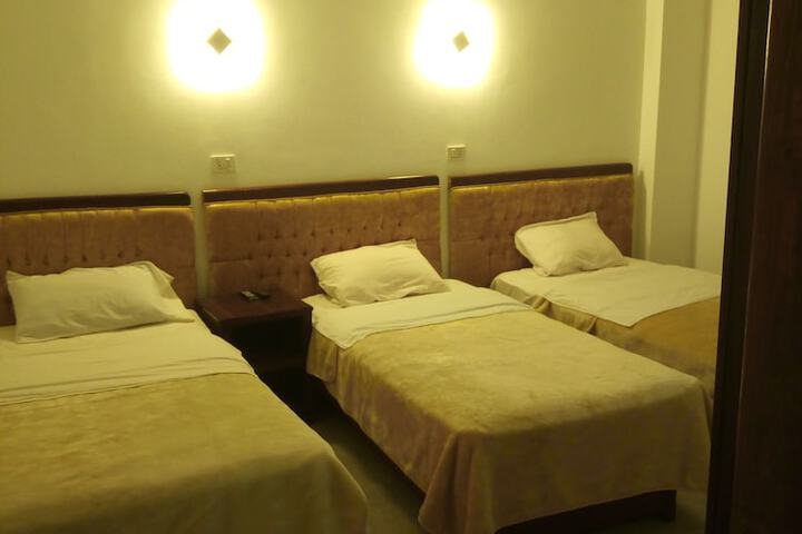 Room 17 of 41