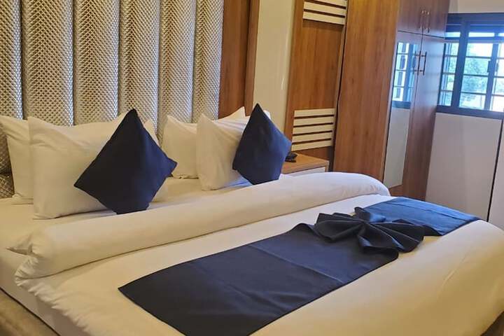 Room 9 of 21