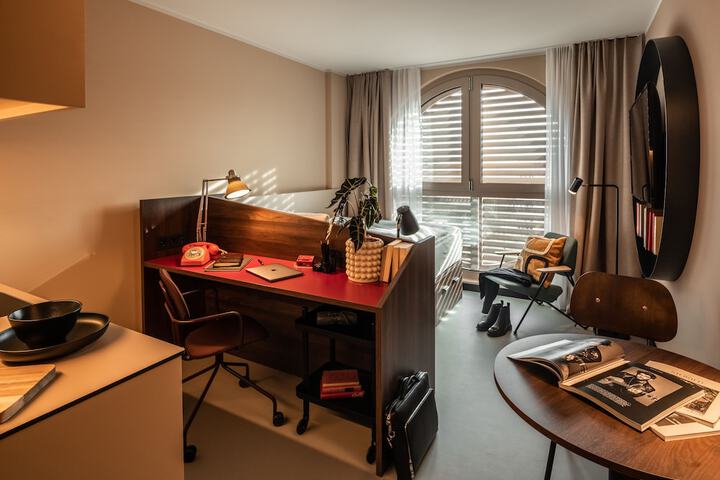 Room 15 of 64